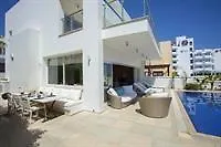 Zuzu Villa